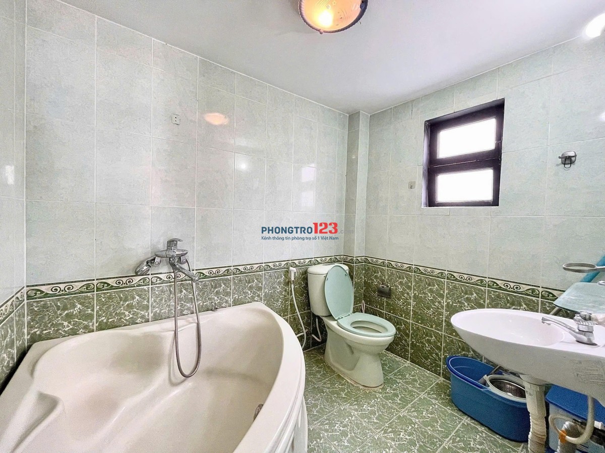 Mã P06 giá 6tr5 Studio ban công 25m2 có cửa sổ rộng, lầu 2.5 ( qua tầng lửng)