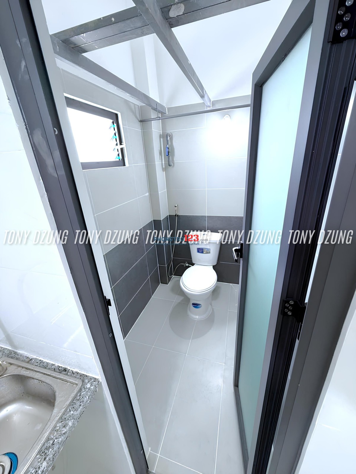 PHÒNG MỚI CÓ CỬA SỔ THOÁNG MÁT - CÓ KỆ BẾP - NGAY GẦN VINCOM QUANG TRUNG - BV HỒNG ĐỨC
