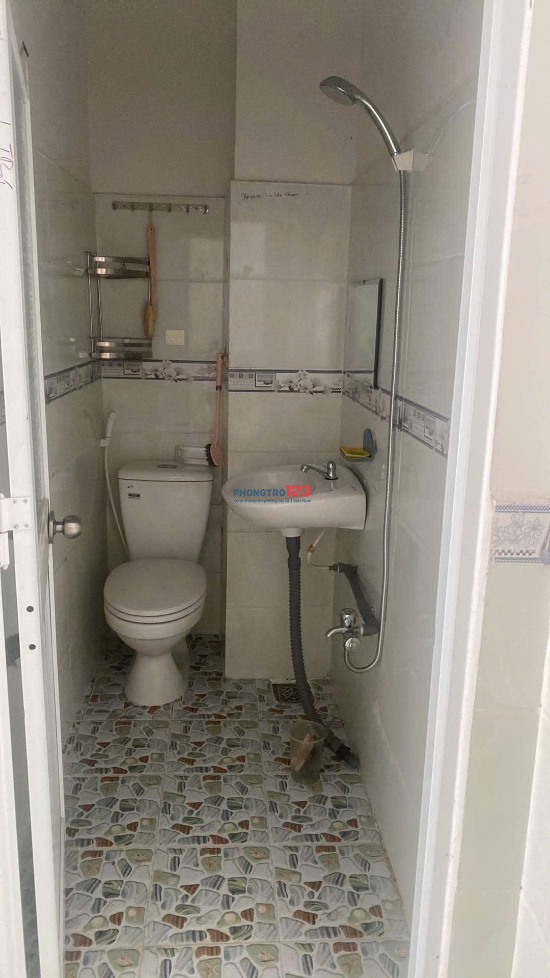 Cho thuê phòng Cho thuê phòng 15m2 lối đi riêng giờ giấc tự do trung tâm quận 3 gần ga ,trường học ,