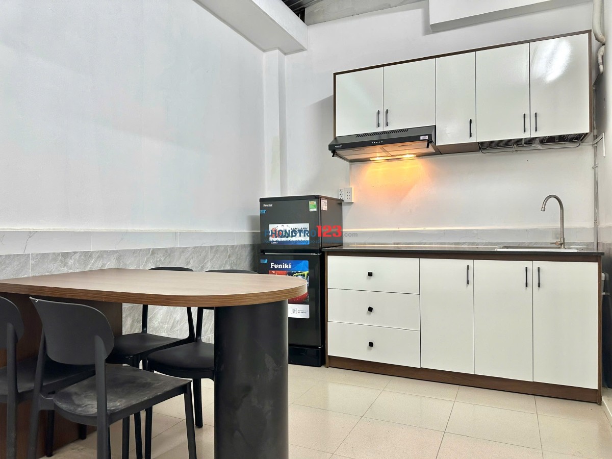 NỘI THẤT CƠ BẢN PHÒNG MỚI TINH CÓ GÁC GẦN ĐH VĂN LANG, HUTECH, GIAO THÔNG VẬN TẢI