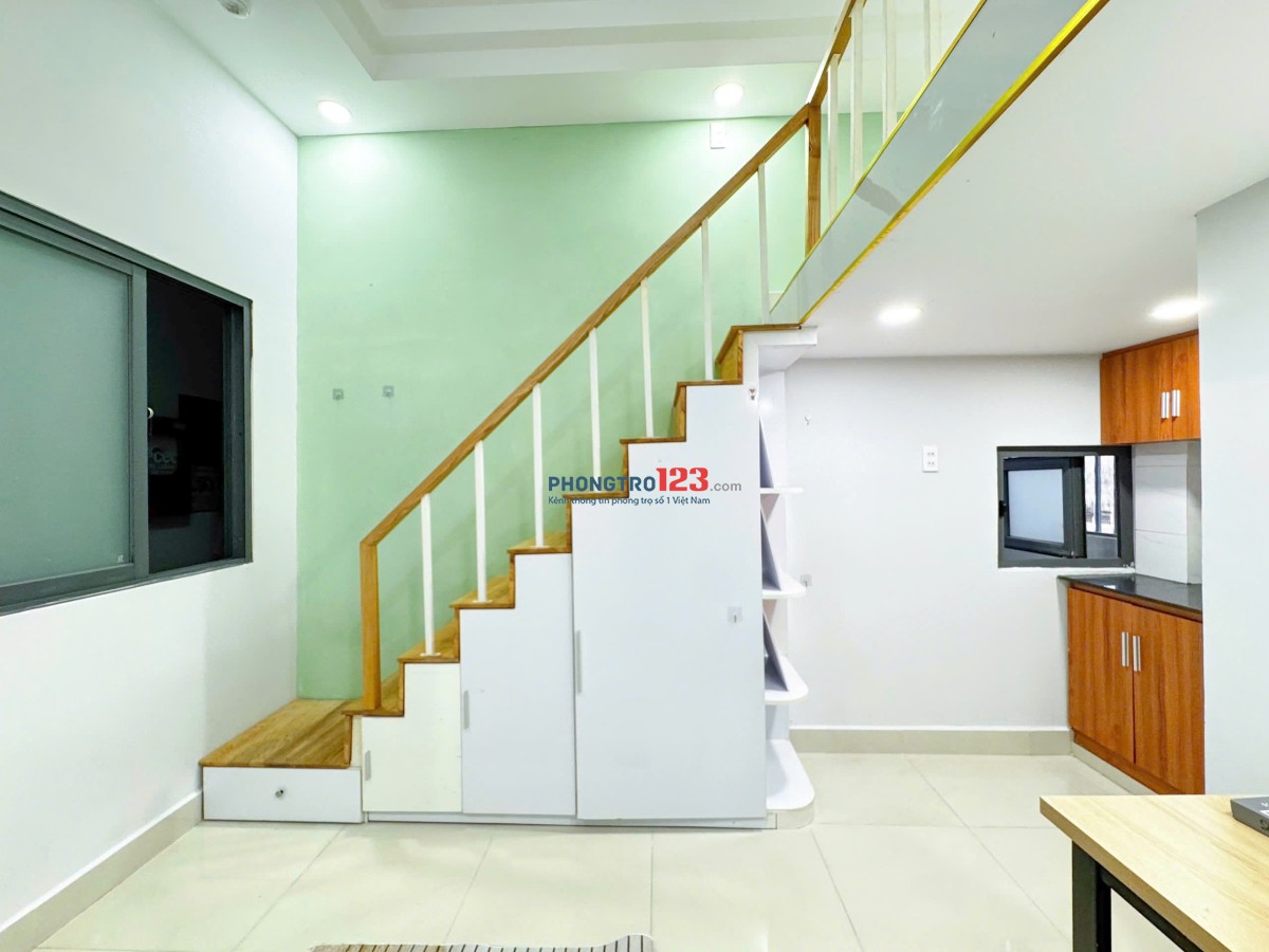 NỘI THẤT CƠ BẢN PHÒNG MỚI TINH CÓ GÁC GẦN ĐH VĂN LANG, HUTECH, GIAO THÔNG VẬN TẢI