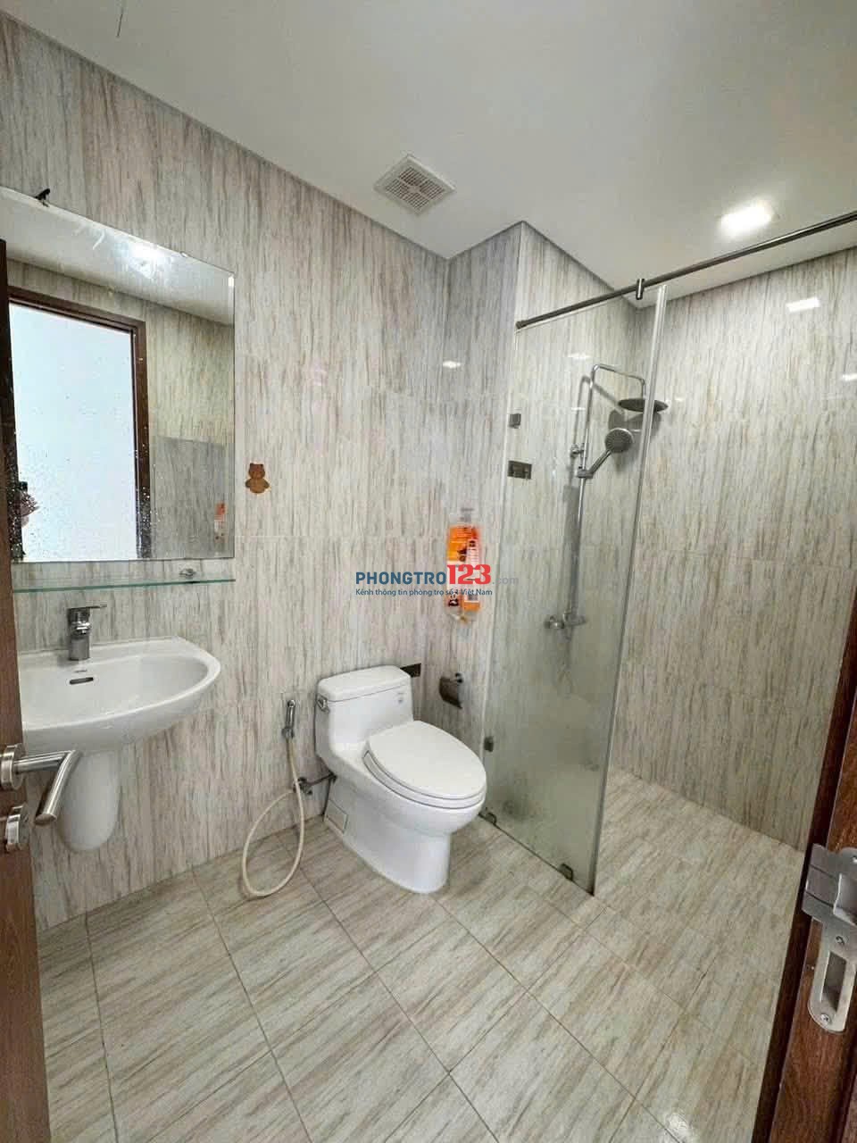 Cho thuê C/c Âu Cơ Tower-Tân Phú, 3PN, 97m2, ko nội thất giá 10 tr/th.