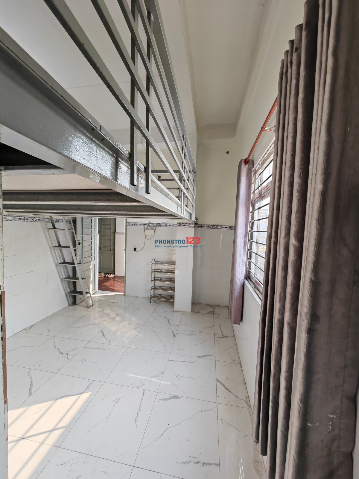 Phòng trọ Giá sinh viên Gác cao 1M9 30M2 ngay Trường Chinh
