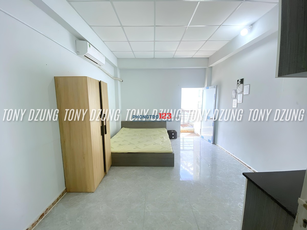 PHÒNG BAN CÔNG CỬA SỔ SIÊU THOÁNG - SẴN NỘI THẤT CƠ BẢN - NGAY GẦN LOTTE MART NGUYỄN VĂN LƯỢNG