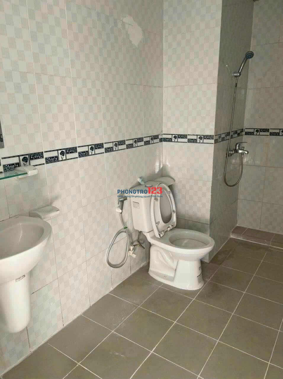 Cho thuê chung cư Âu Cơ Tower, Tân Phú - Căn 3Pn, 100m2 giá chỉ 9tr5/tháng