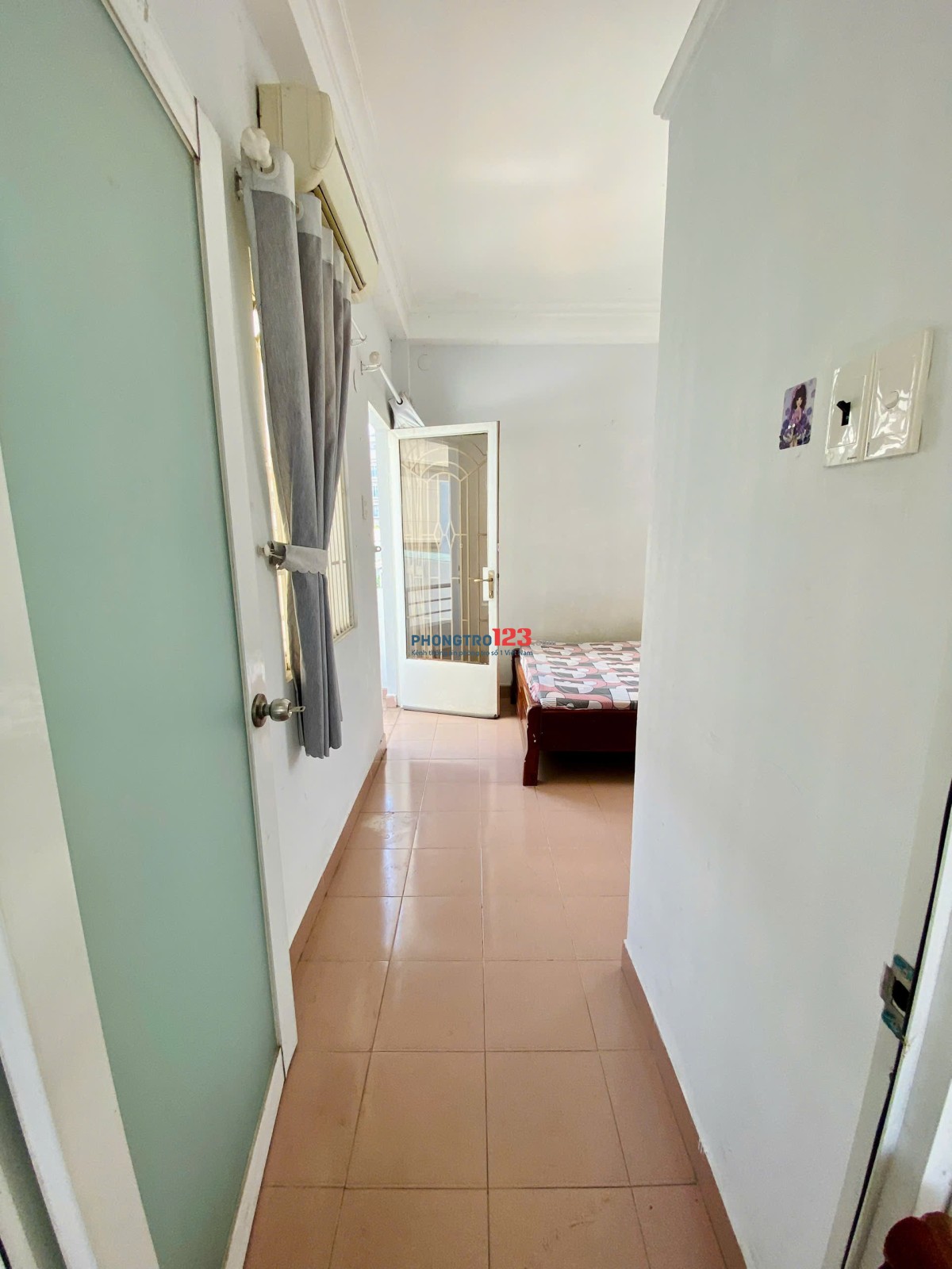 Phòng 20m2, nội thất cơ bản sát Sacombank
