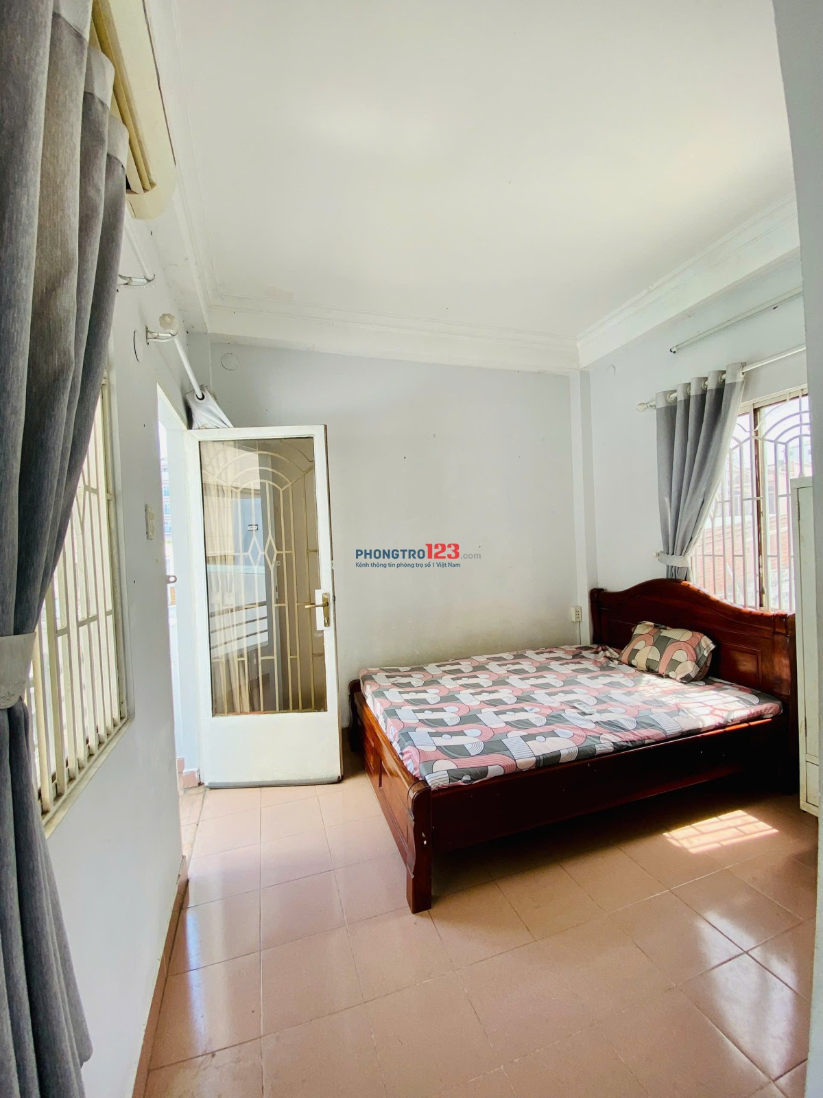 Phòng 20m2, nội thất cơ bản sát Sacombank