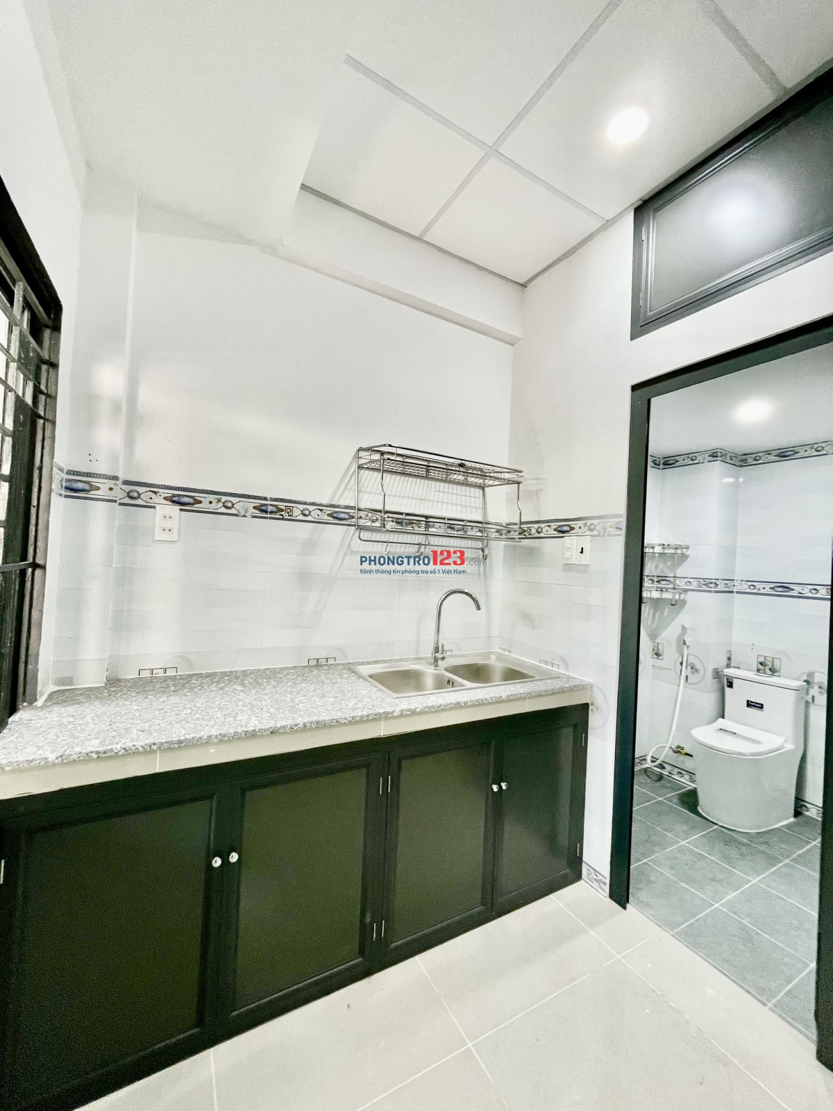PHÒNG NGAY ĐẠI LỘ 3 - CAO ĐẲNG KINH TẾ ĐỐI NGOẠI - GLOBAL CITY 30m2 CÓ MÁY LẠNH Ở 3-4 BẠN GIÁ RẺ