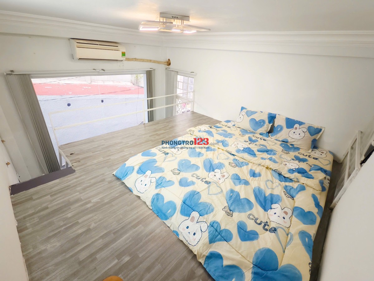 PHÒNG GÁC CAO CÓ BAN CÔNG FULL NỘI THẤT GẦN ĐH GTVT, HUTECH,… CHỈ TỪ 5tr
