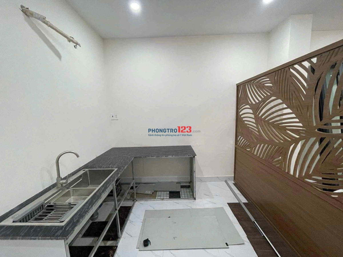 KTX Nam Nữ cách cổng chính IUH 5' đi bộ