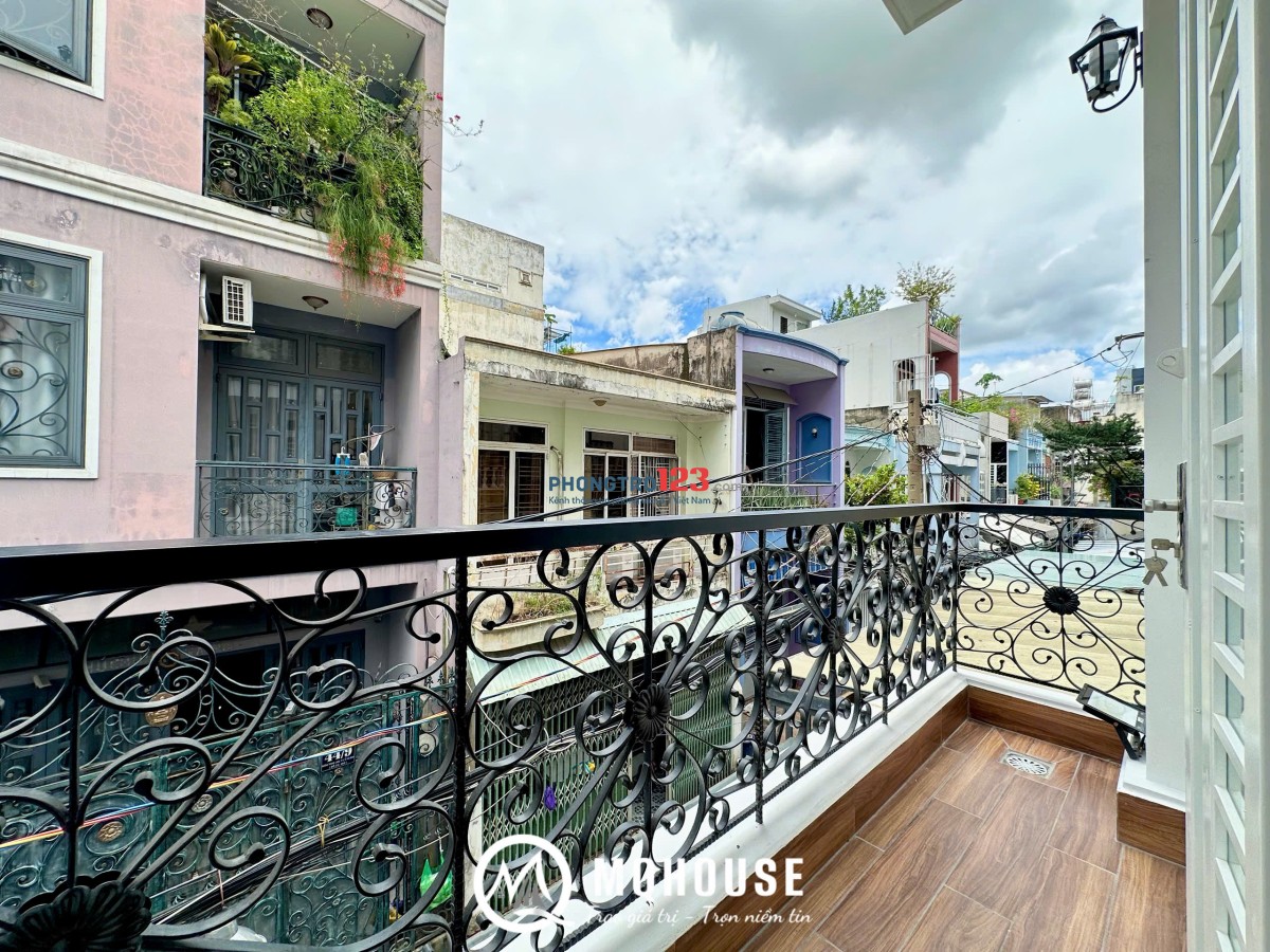 STUDIO BAN CÔNG TONE GỖ CỰC ĐẸP GẦN SÂN BAY - CV GIA ĐỊNH