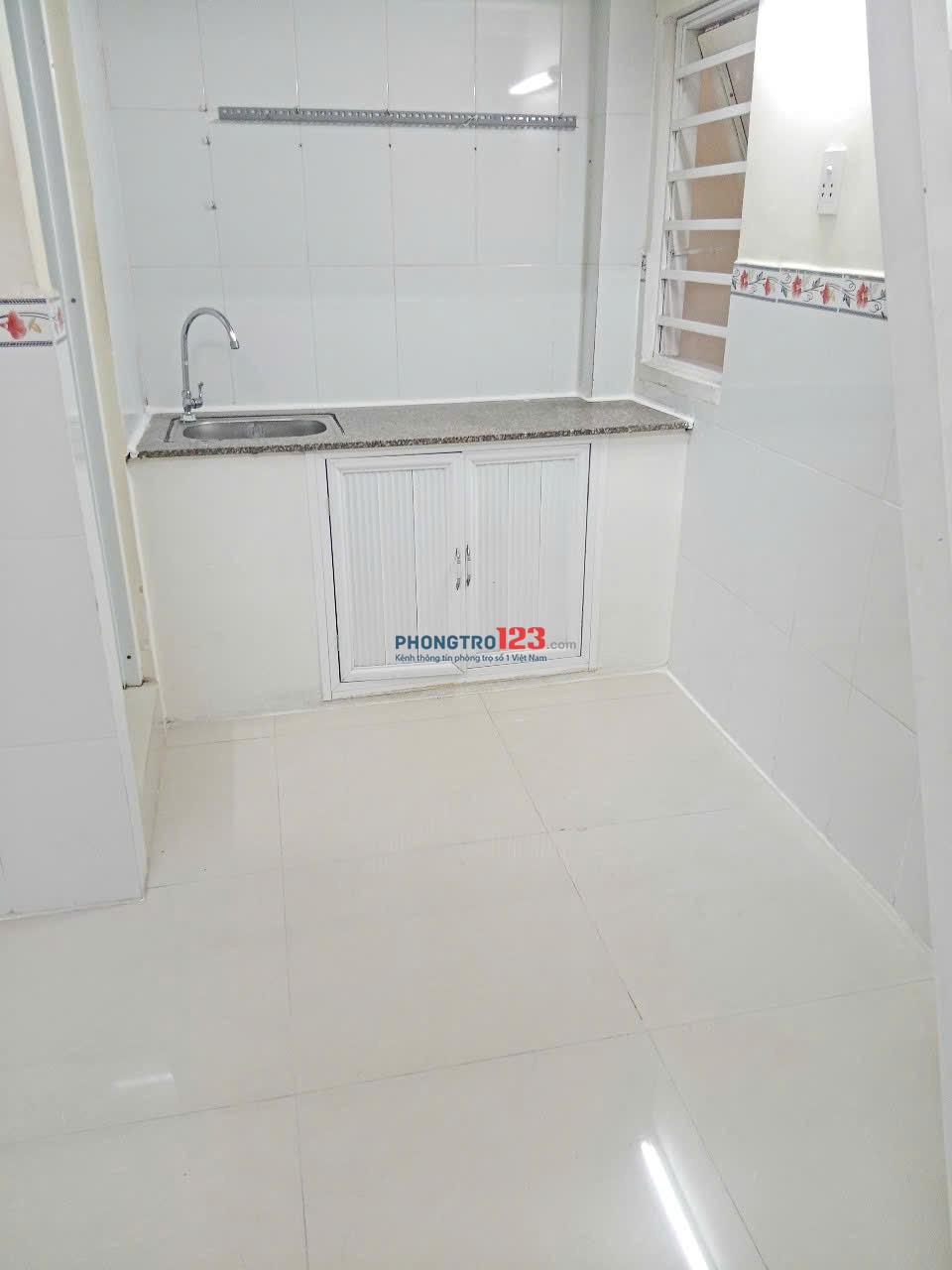 Cho thuê phòng trọ có ban công tại Nguyễn Duy Trinh, Quận 2