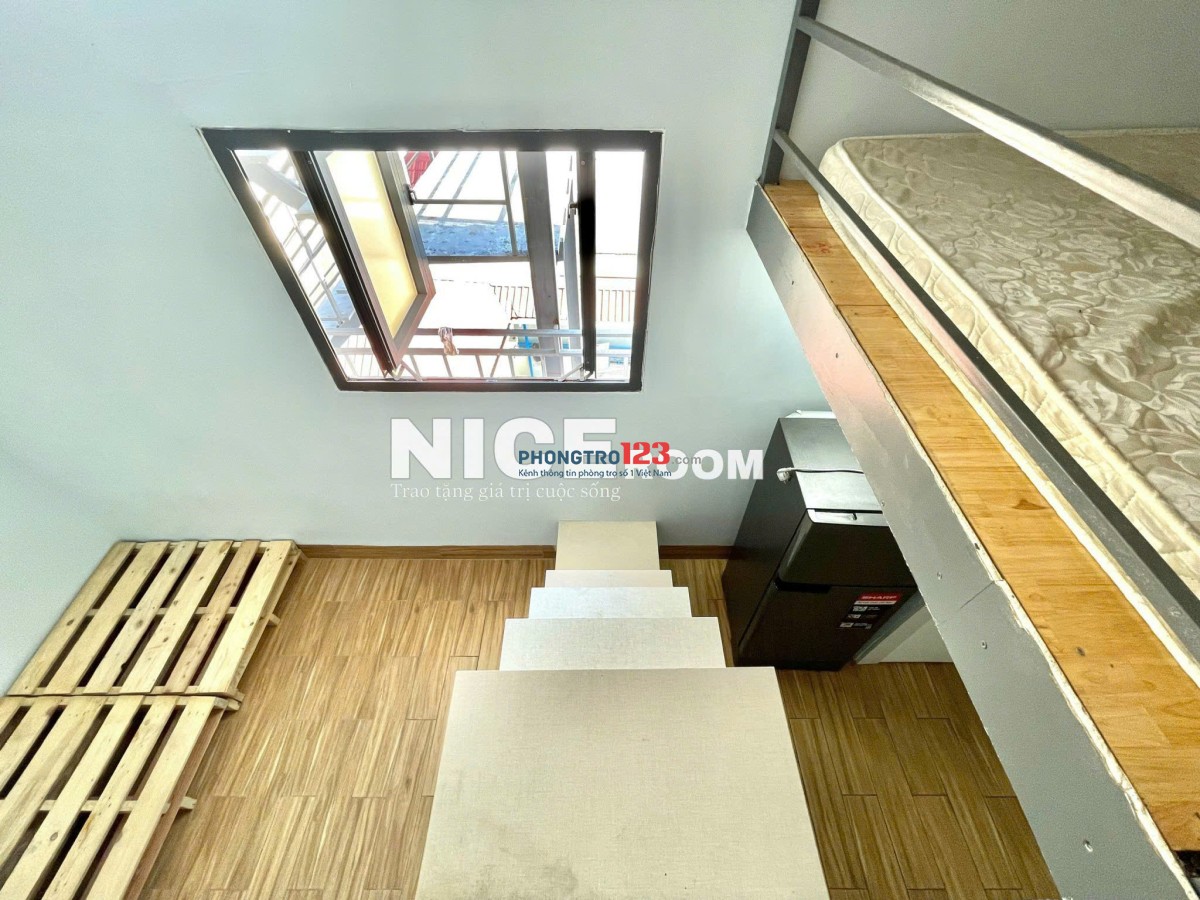 Cho thuê phòng gác lửng 2 không gian ngủ, cửa sổ – Xô Viết Nghệ Tĩnh, Bình Thạnh gần UTH, FTU2, UEF