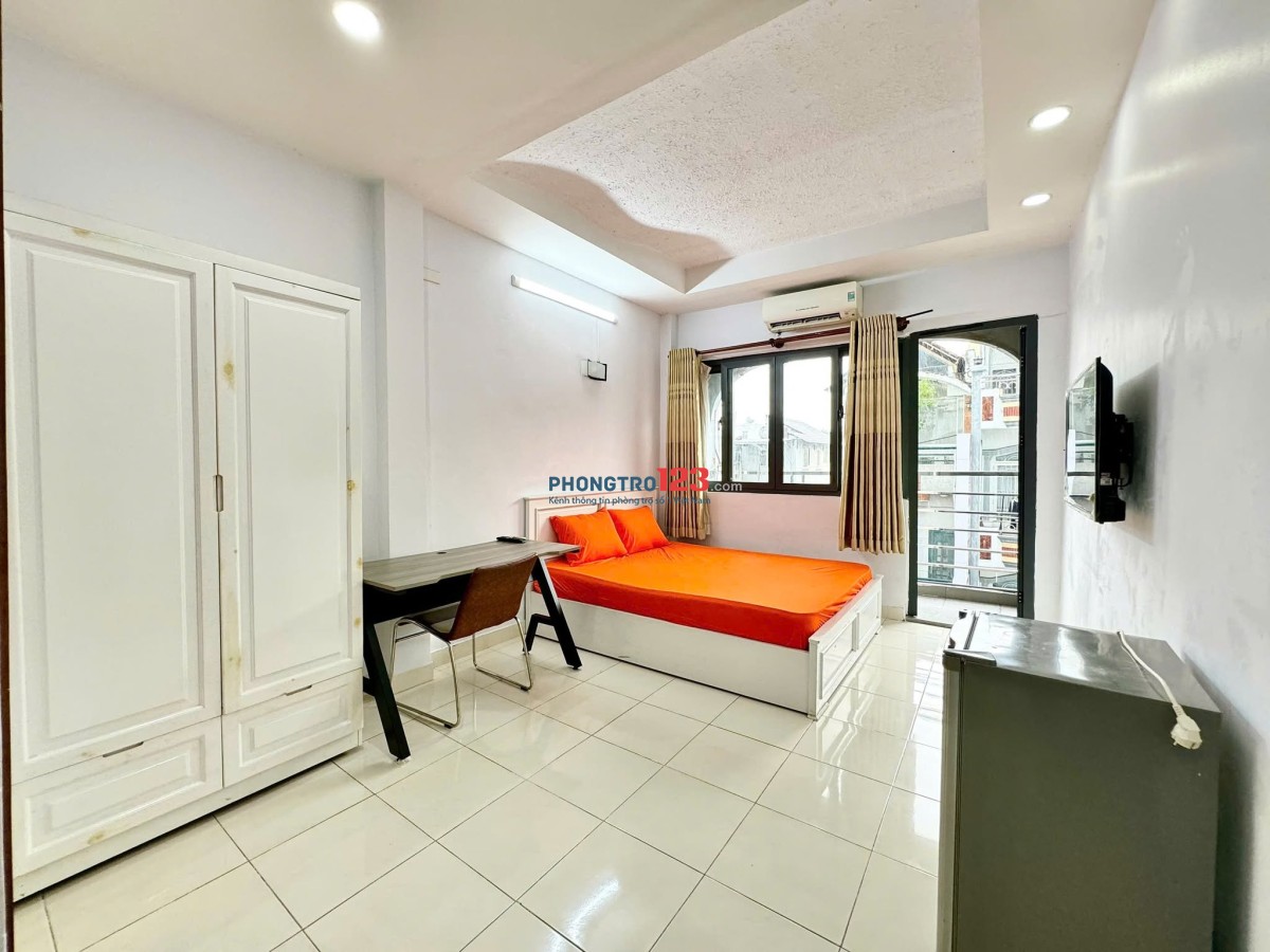Studio cửa sổ trời thoáng mát - Bà Hom gần Công viên Phú Lâm