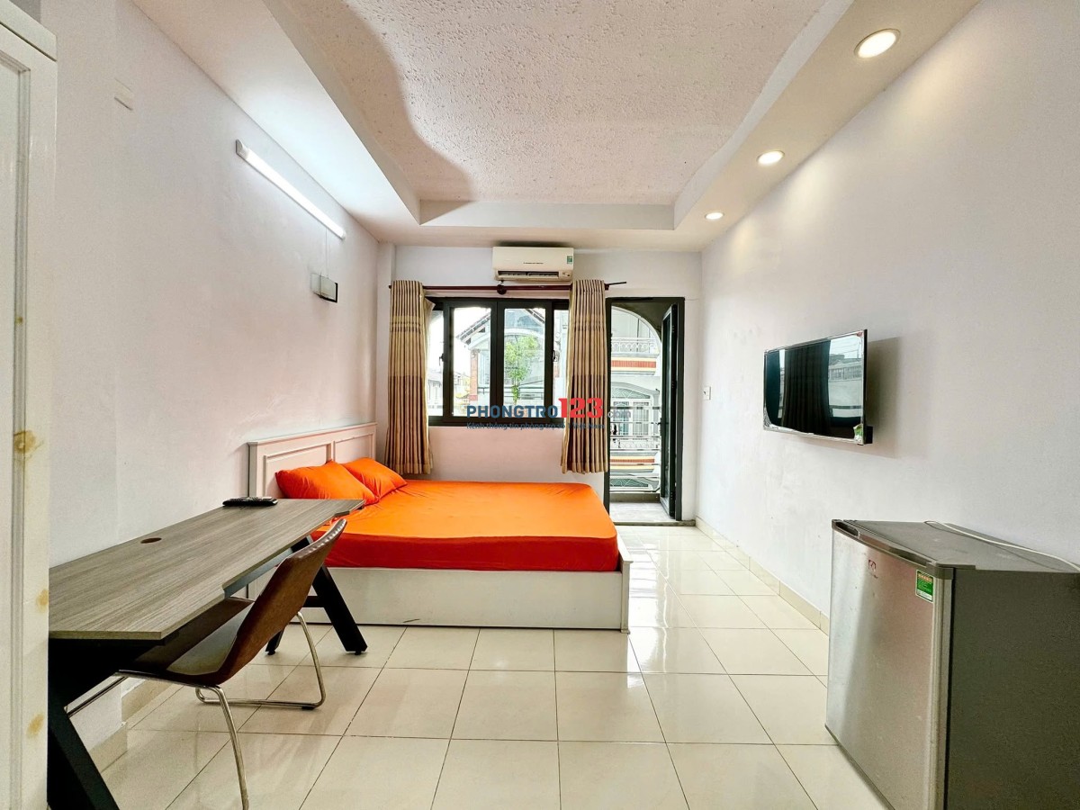 Studio cửa sổ trời thoáng mát - Bà Hom gần Công viên Phú Lâm