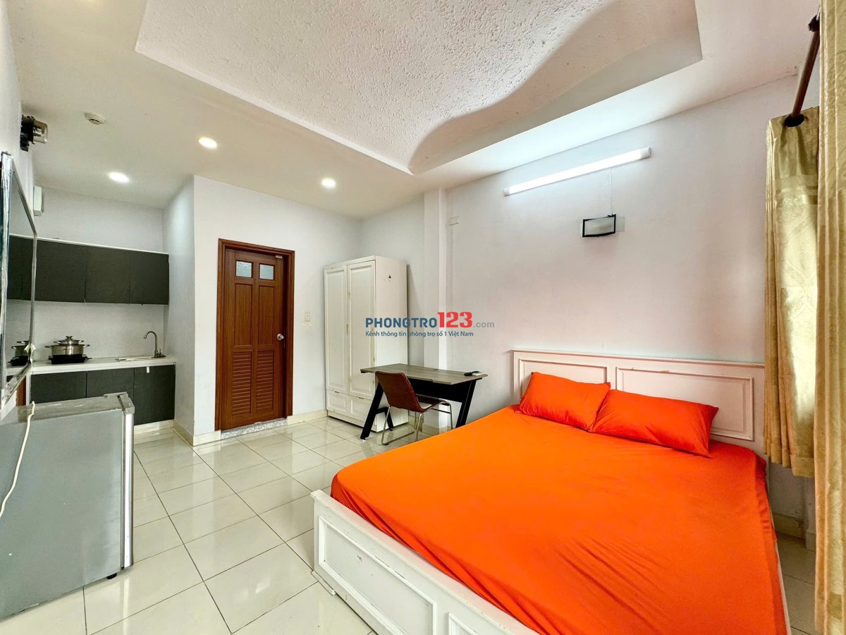 Studio cửa sổ trời thoáng mát - Bà Hom gần Công viên Phú Lâm