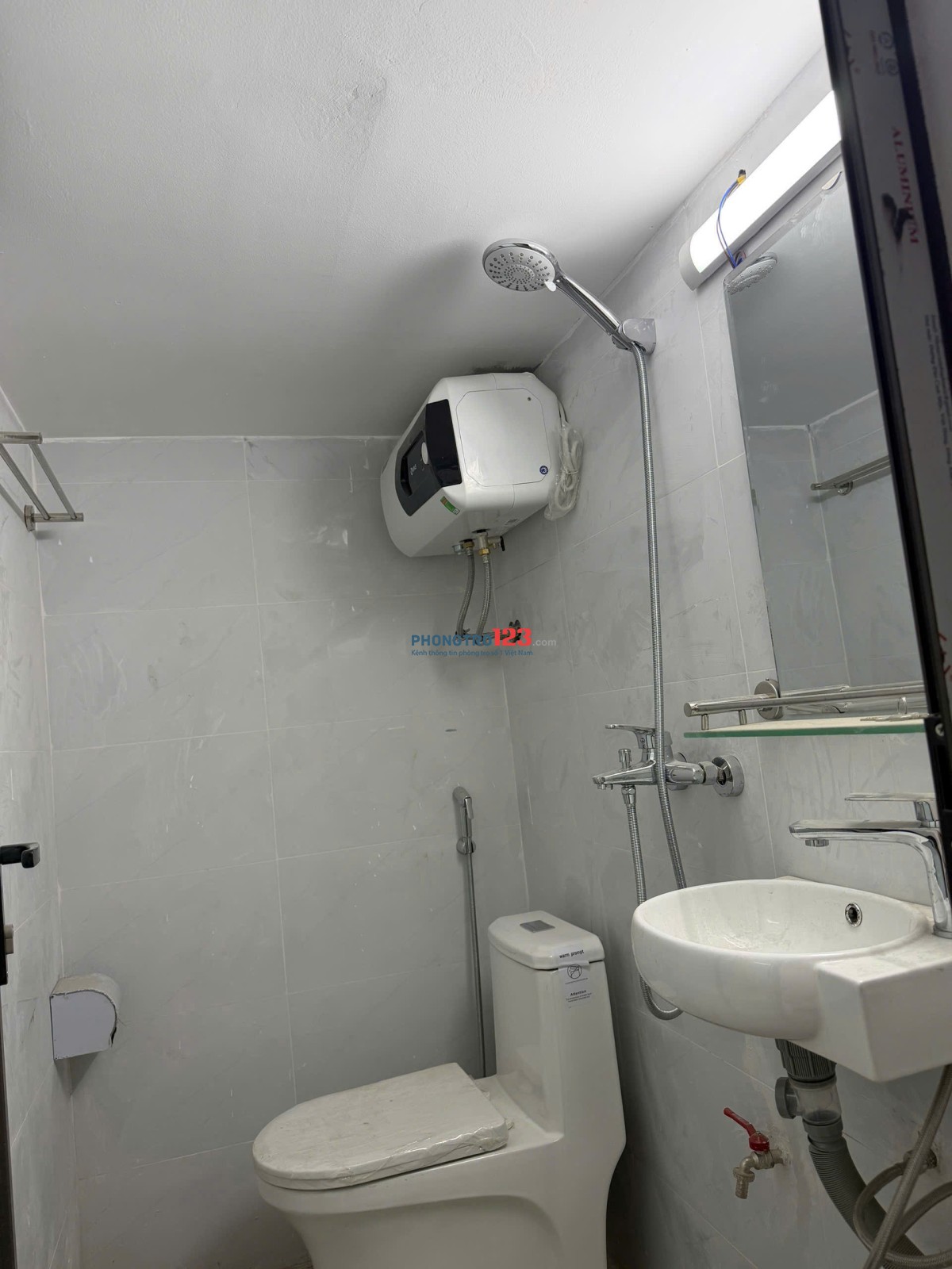 Cho thuê phòng khép kín ở Xa La Hà Đông, Dt 20m2, full nội thất, gần HV Quân Y, giá từ 3,1 tr/tháng