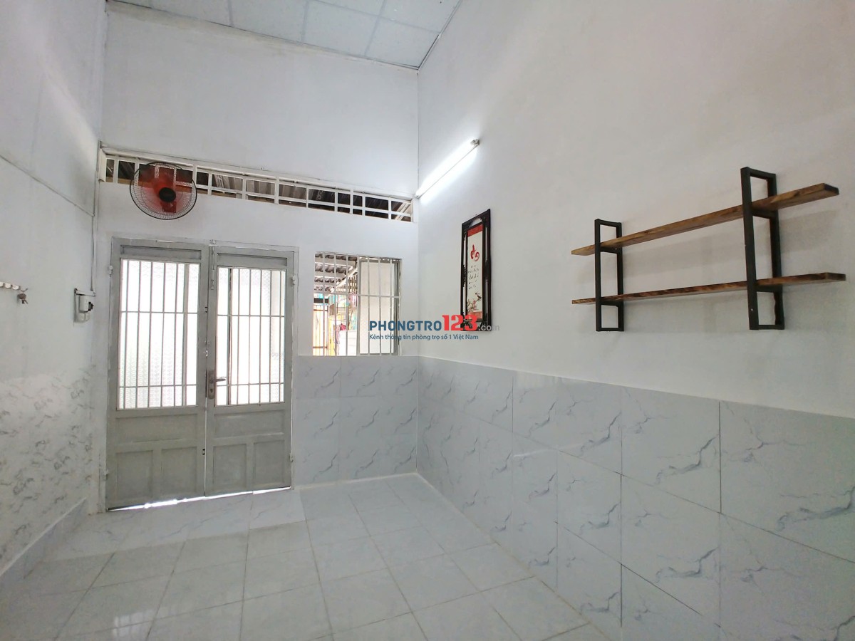 Chính chủ cho thuê phòng trọ 33m2, có khoản sân trước 20m2, tại đường 38A Vĩnh Phú