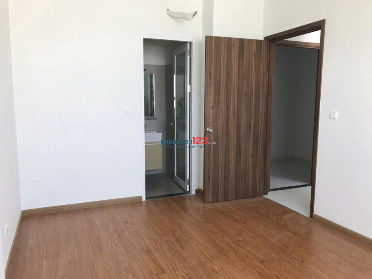 Chung Cư Bàu Cát 2 có ban công.-Thang máy, 3PN Ko nội thất 89m2 giá 10,5tr/th.