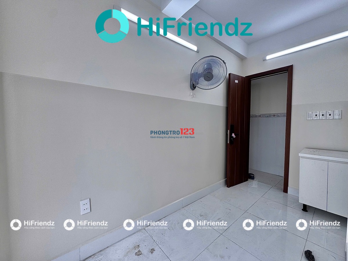 PHÒNG MỚI ĐANG HOÀN THIỆN FULL NỘI THẤT BAN CÔNG GẦN ĐẠI HỌC HUTECH, VĂN LANG, CÔNG NGHIỆP,…