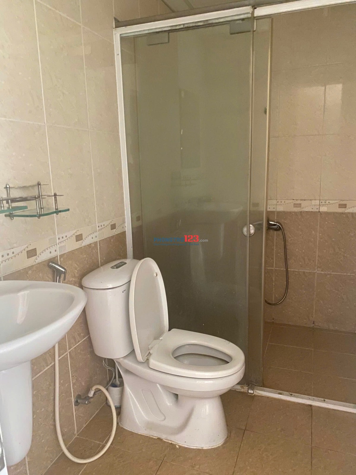Giá 11tr/tháng căn 2p ngủ- C/c Nguyễn Phúc Nguyên