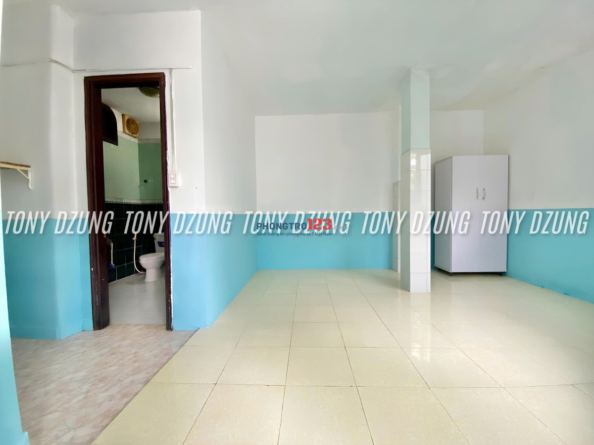 PHÒNG SIÊU RỘNG - CÓ CỬA SỔ THOÁNG NGAY DƯƠNG QUẢNG HÀM - GẦN ĐH VĂN LANG