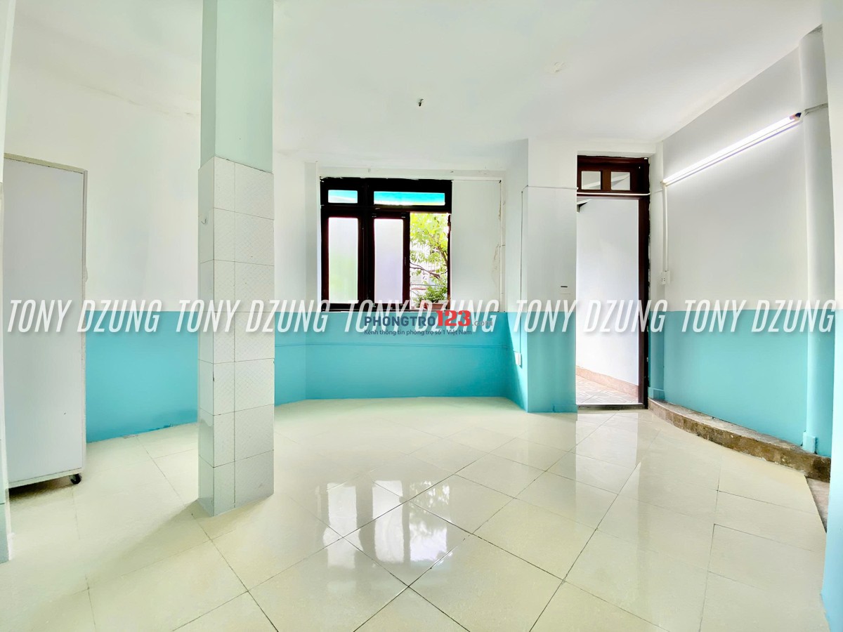 PHÒNG SIÊU RỘNG - CÓ CỬA SỔ THOÁNG NGAY DƯƠNG QUẢNG HÀM - GẦN ĐH VĂN LANG
