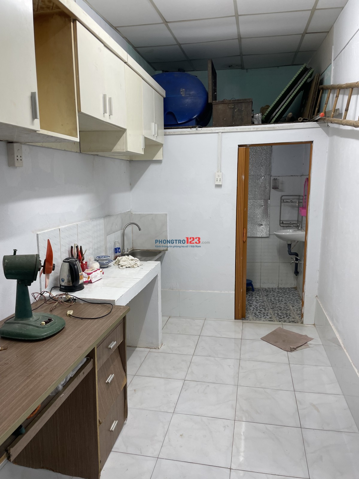 Cho thuê giá rẻ nhà nguyên căn có sân rộng, đường trước nhà 15m , có nội thất . Giá 3.5triệu / tháng
