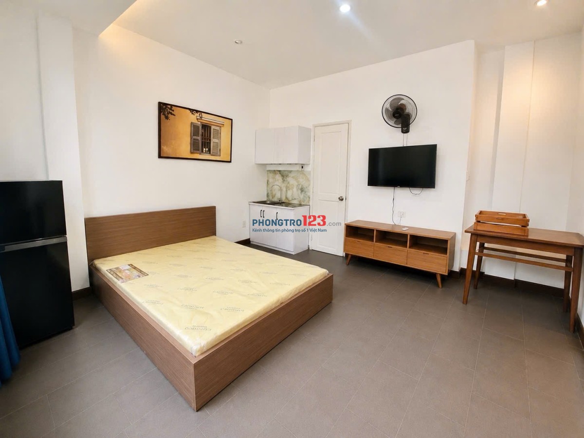 PHONG STUDIO FULL NỘI THẤT CÓ BAN CÔNG GẦN ĐẠI HỌC HUTECH, NGOẠI THƯƠNG, GTVT