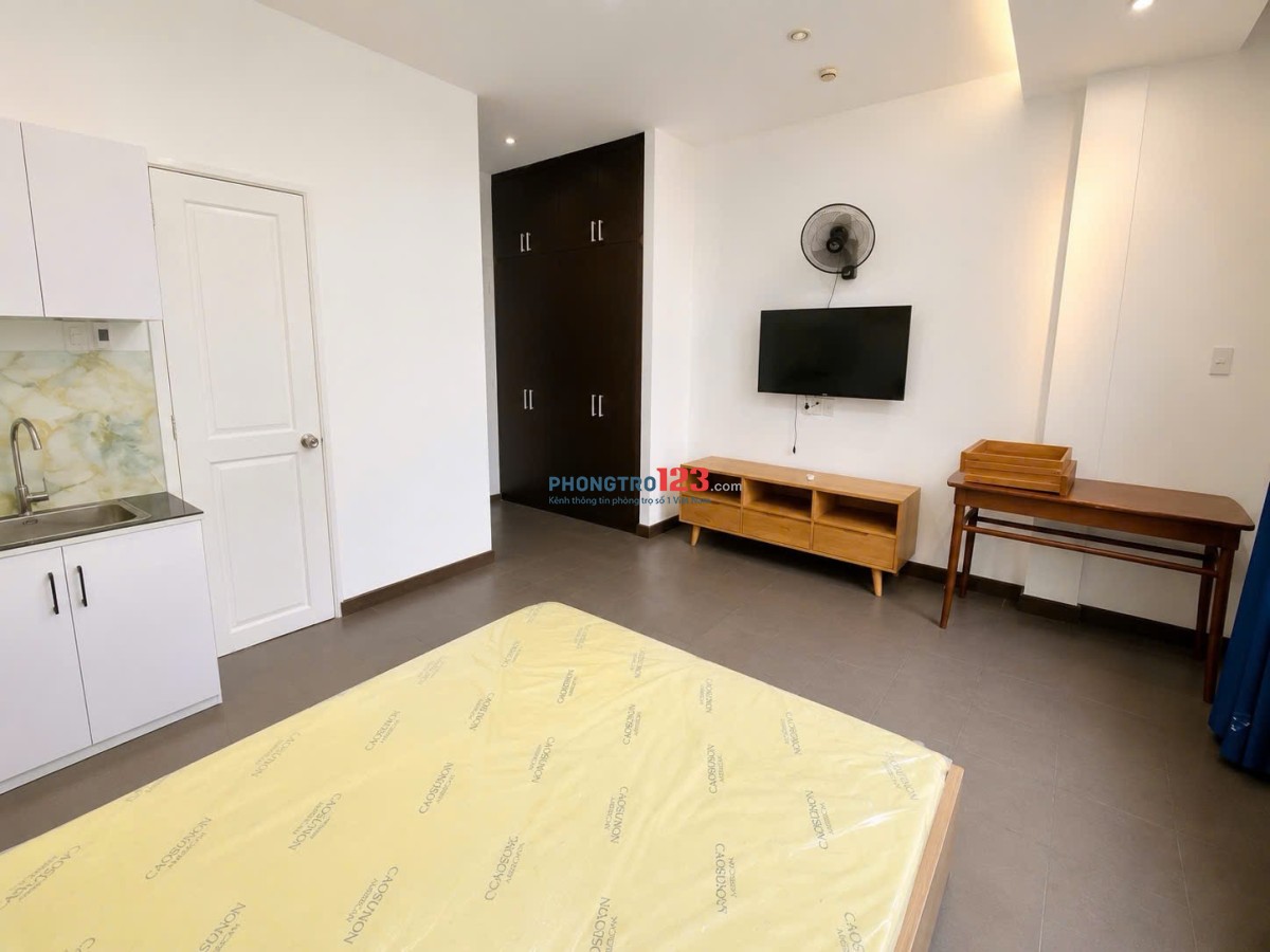 PHONG STUDIO FULL NỘI THẤT CÓ BAN CÔNG GẦN ĐẠI HỌC HUTECH, NGOẠI THƯƠNG, GTVT