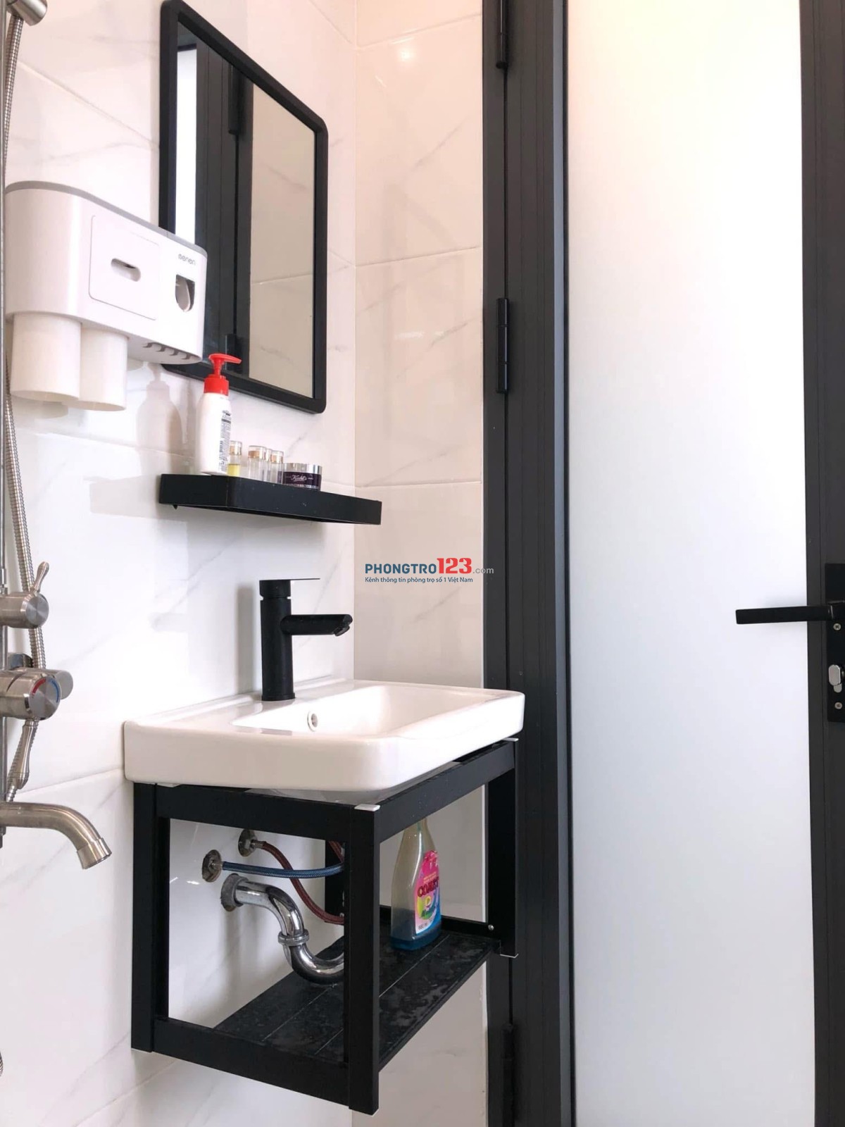 TRỐNG 1 PHÒNG NỘI THẤT CAO CẤP, chỉ 4tr TRONG NHÀ 3 TẦNG MỚI XÂY FULL TIỆN NGHI, QUẬN 8