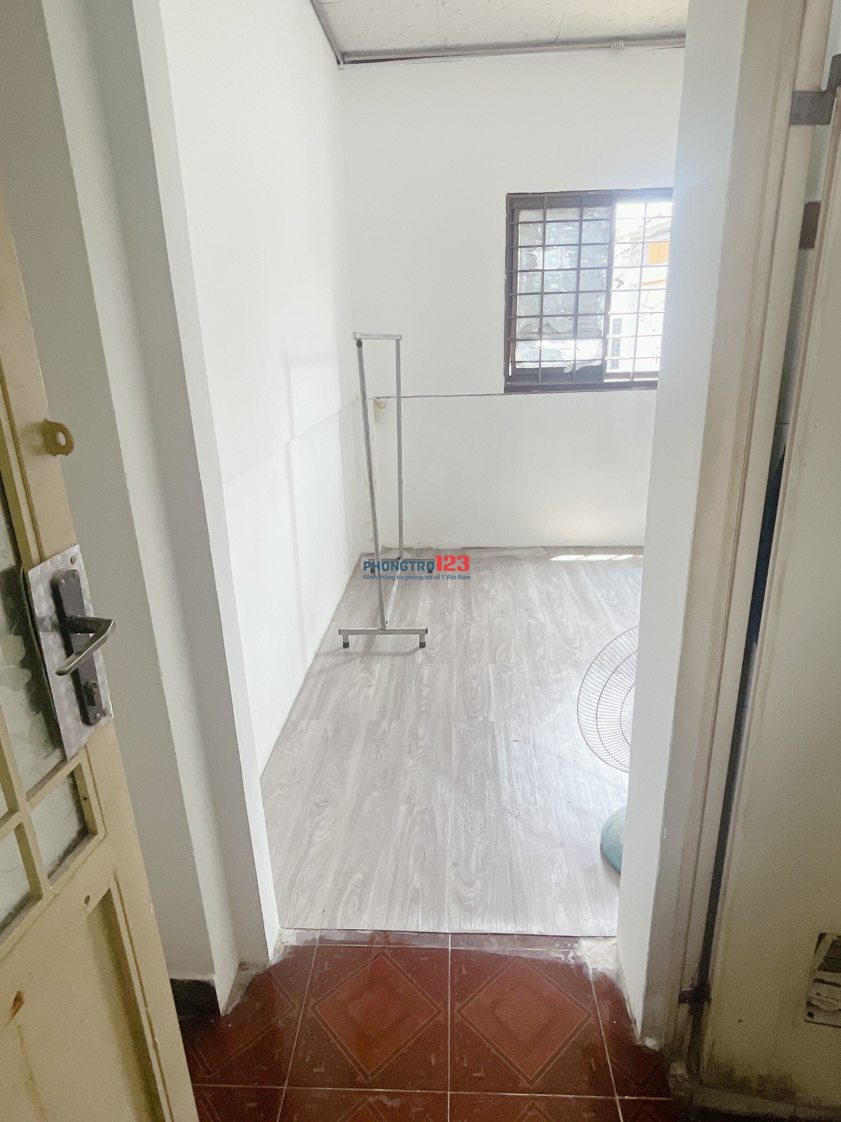 PHÒNG 20M² GẦN CAO THẮNG Q.3 – CƯ XÁ ĐÔ THÀNH – FULL MÁY LẠNH