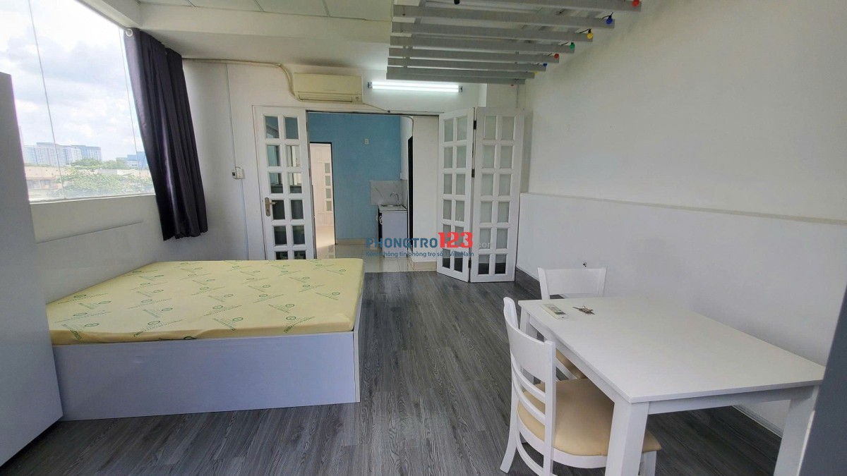 Cho thuê 1 phòng ngủ tách bếp siêu thoáng ban công Bình Thạnh gần VLU, FTU2, UTH.