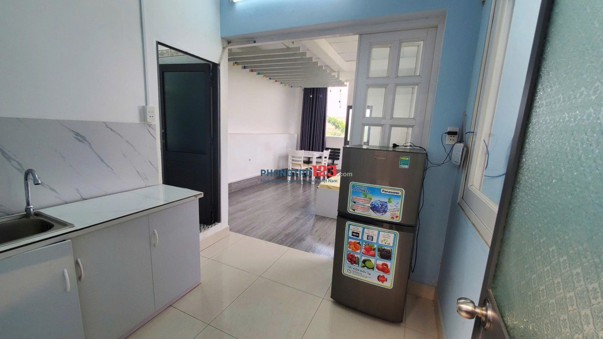 Cho thuê 1 phòng ngủ tách bếp siêu thoáng ban công Bình Thạnh gần VLU, FTU2, UTH.