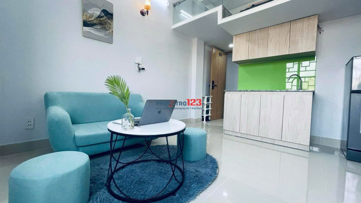 Cho thuê phòng gác lửng mới, cửa sổ lớn, sofa – Đi bộ qua VLU, gần IUH | Đặng Thùy Trâm, Bình Thạnh
