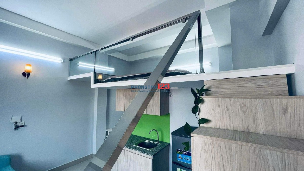 Cho thuê phòng gác lửng mới, cửa sổ lớn, sofa – Đi bộ qua VLU, gần IUH | Đặng Thùy Trâm, Bình Thạnh