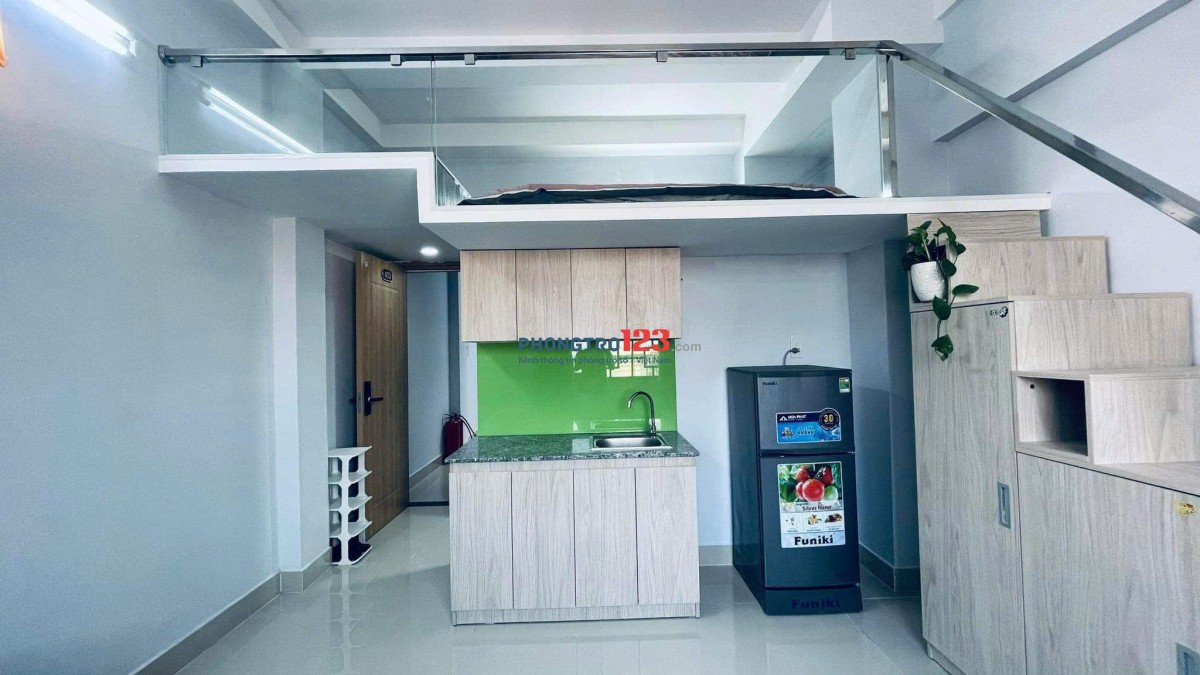 Cho thuê phòng gác lửng mới, cửa sổ lớn, sofa – Đi bộ qua VLU, gần IUH | Đặng Thùy Trâm, Bình Thạnh
