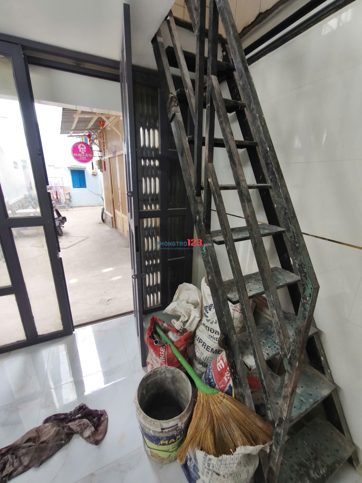  CHO THUÊ NHÀ NGUYÊN CĂN BÀ HOM – PHÚ LÂM – QUẬN 6 1 TRỆT + 1 LẦU + 1 LỬNG – 2 WC – NHÀ VỪA CẢI