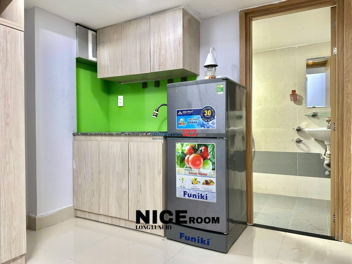 Cho thuê phòng gác lửng mới, cửa sổ lớn, sofa – Đi bộ qua VLU, gần IUH | Đặng Thùy Trâm, Bình Thạnh