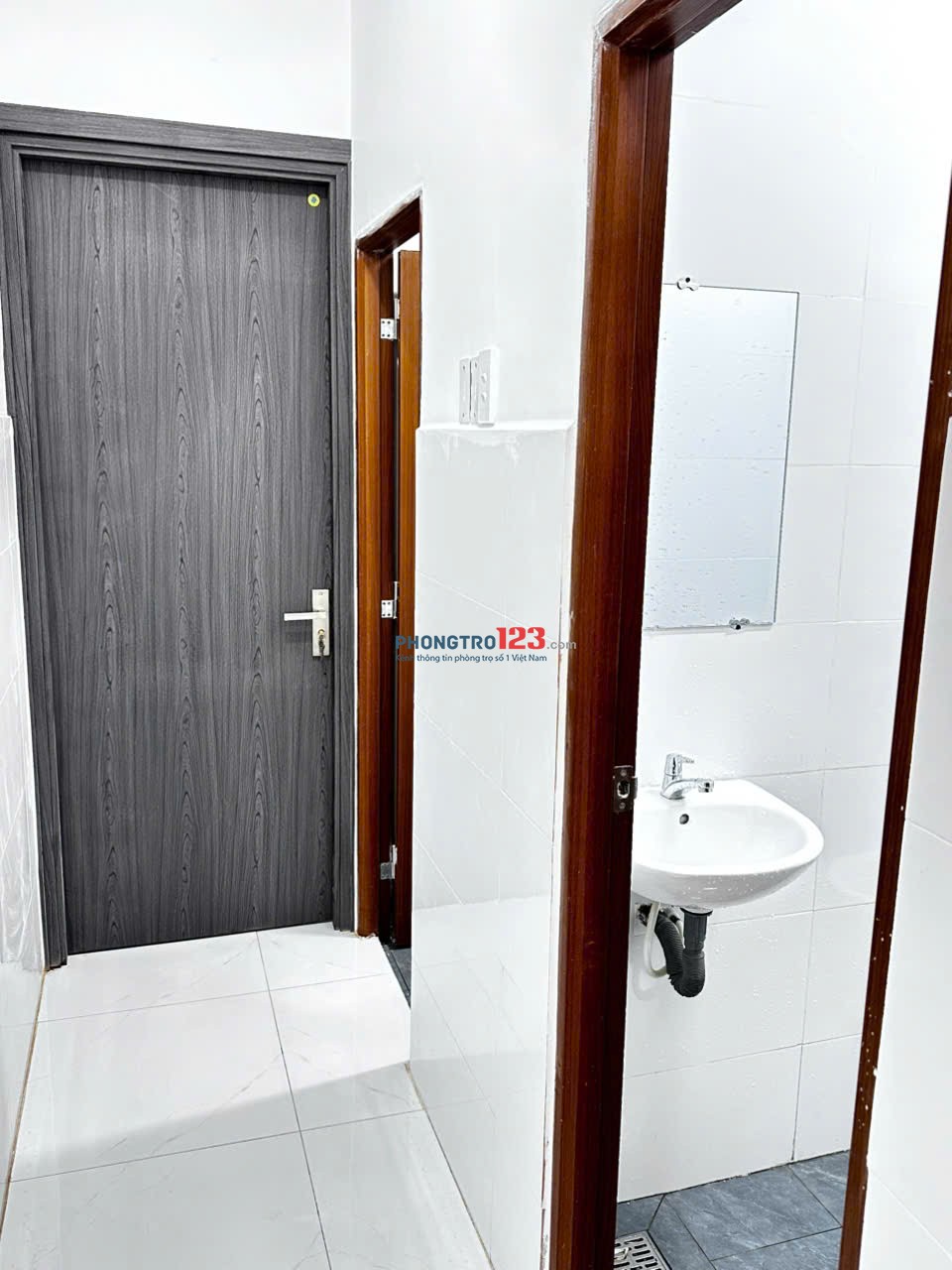 Phòng trọ có gác và Ký túc xá giá chỉ 1tr/tháng tại 112/8/10 Đường An Bình, Phường 5, Quận 5