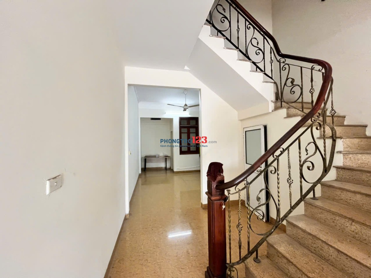 Cho thuê nhà riêng, chính chủ, diện tích sàn 75m2*3.5 tầng