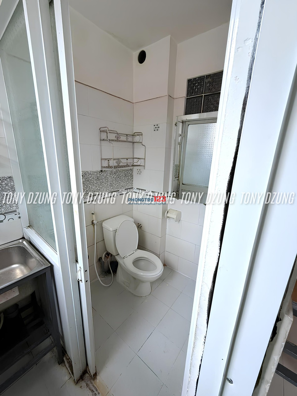 PHÒNG GÁC, CÓ CỬA SỔ FULL NỘI THẤT - TÁCH BẾP - GẦN ĐH VĂN LANG - NGAY DƯƠNG QUẢNG HÀM