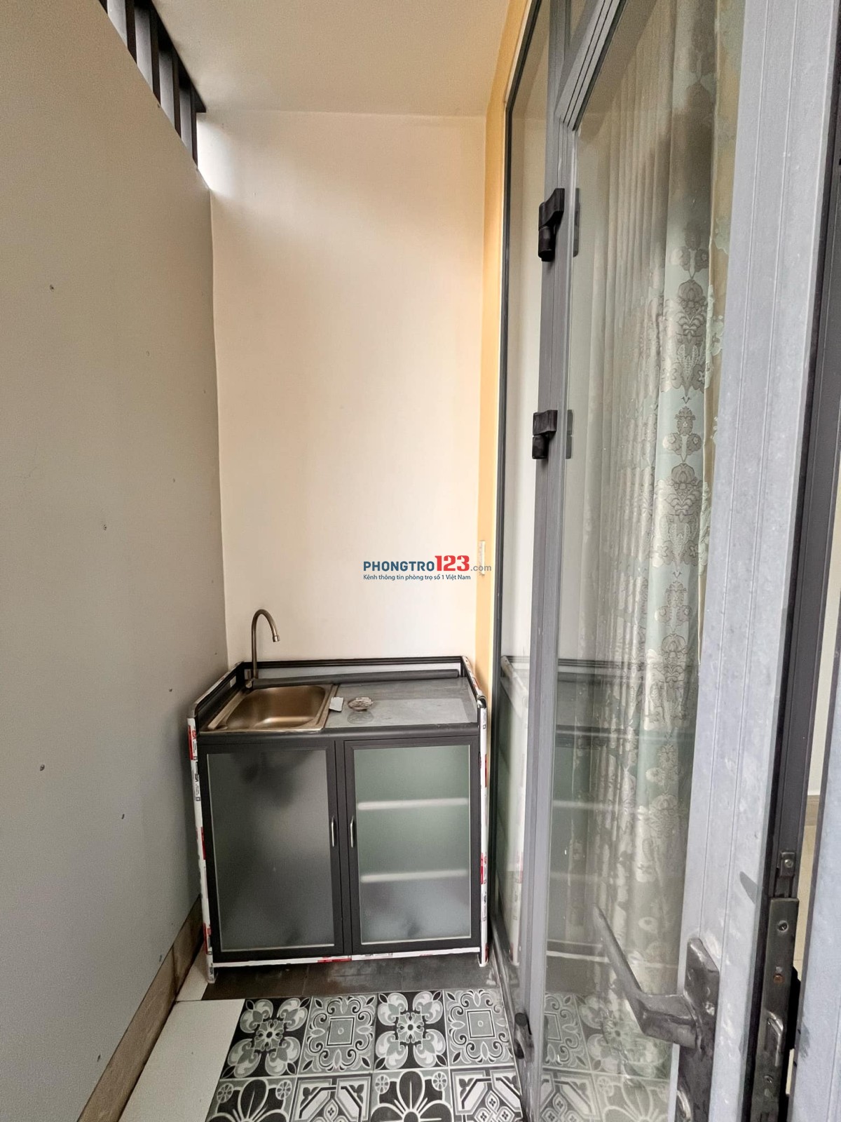 Phòng trọ cát lái gần citihome gần umt 4tr2 full nt tách bếp có ban công