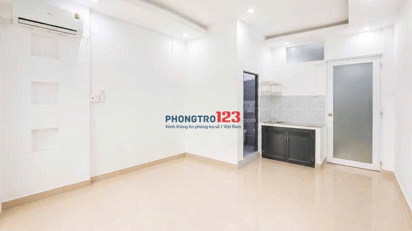 Thuê ngay phòng trọ 28m2 ban công full nội thất ngay Nguyễn Xí gần Văn Lang CS3, UTH giáp Quận 1,3