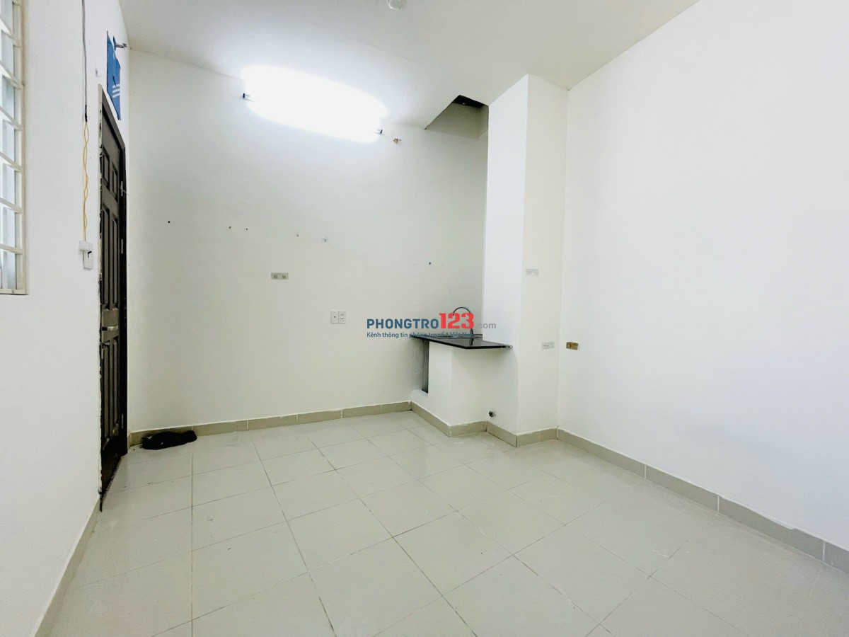 Cho thuê phòng trọ 23m2 có máy lạnh cửa sổ thoáng ở 1 - 2 bạn ngay Thanh Đa gần HUTECH,UTH giáp Q1,3