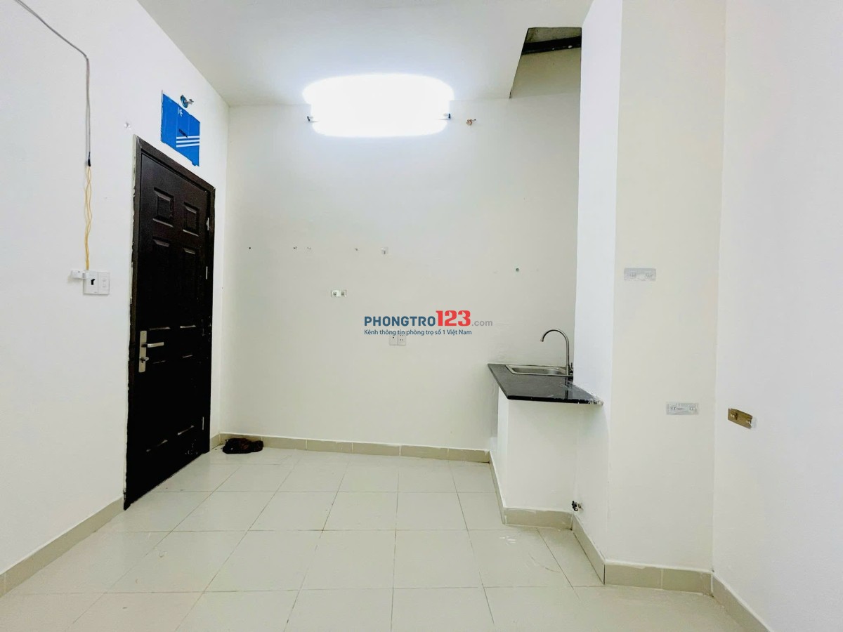 Cho thuê phòng trọ 23m2 có máy lạnh cửa sổ thoáng ở 1 - 2 bạn ngay Thanh Đa gần HUTECH,UTH giáp Q1,3