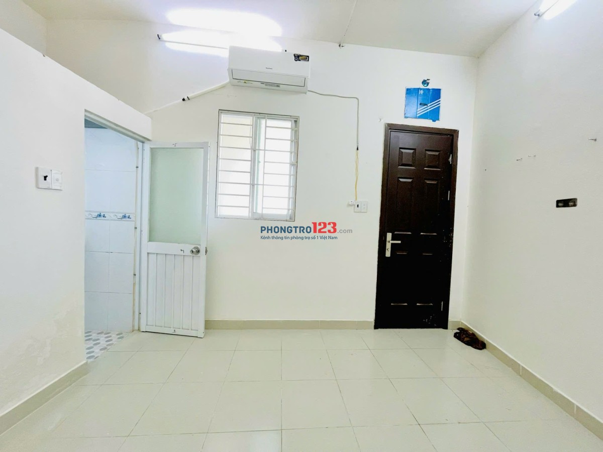 Cho thuê phòng trọ 23m2 có máy lạnh cửa sổ thoáng ở 1 - 2 bạn ngay Thanh Đa gần HUTECH,UTH giáp Q1,3