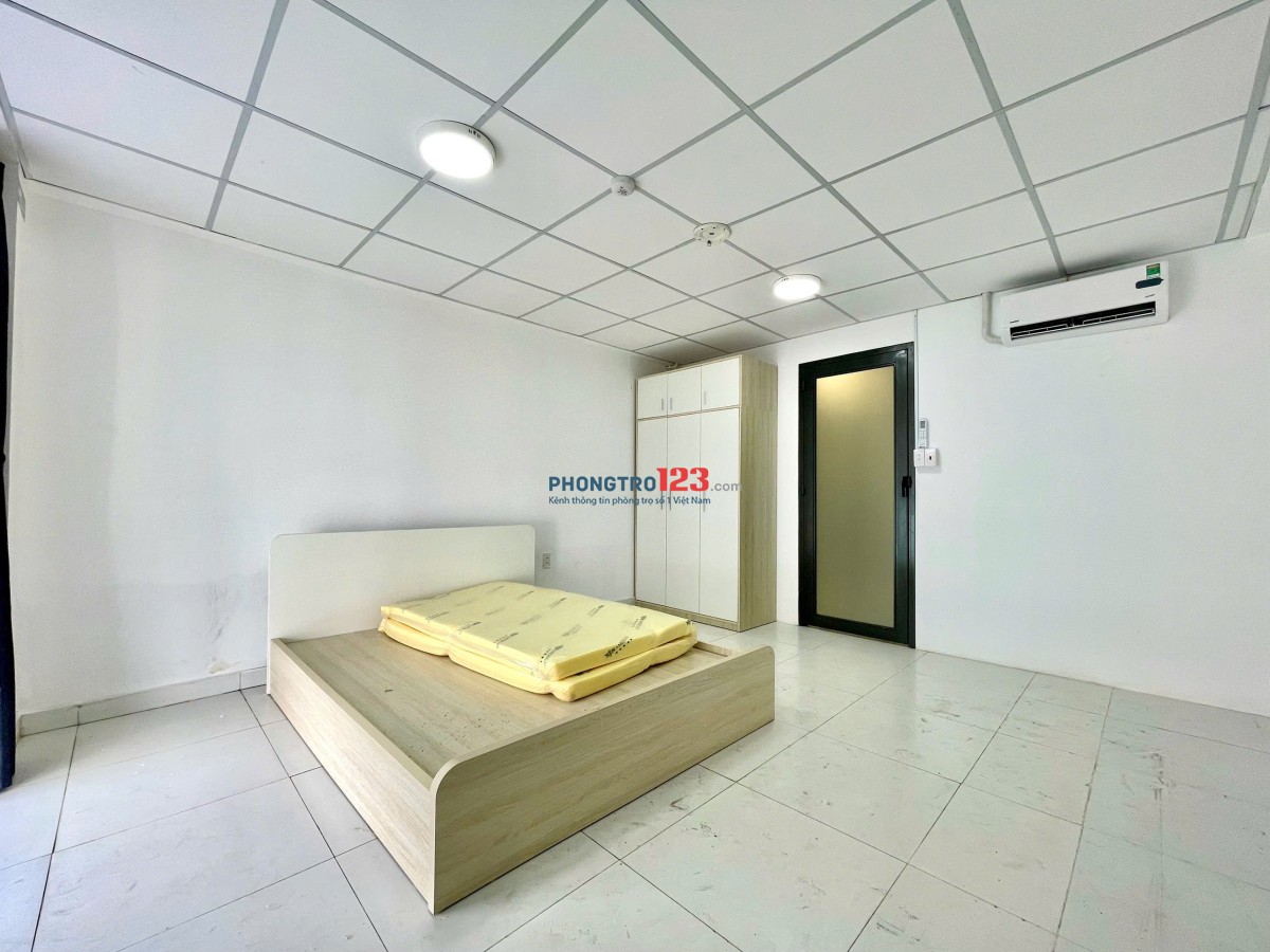 PHÒNG FULL NỘI THẤT CÓ BAN CÔNG SIÊU RỘNG GẦN ĐH VĂN LANG, CÔNG NGHIỆP, LUẬT, QUỐC GIA,…