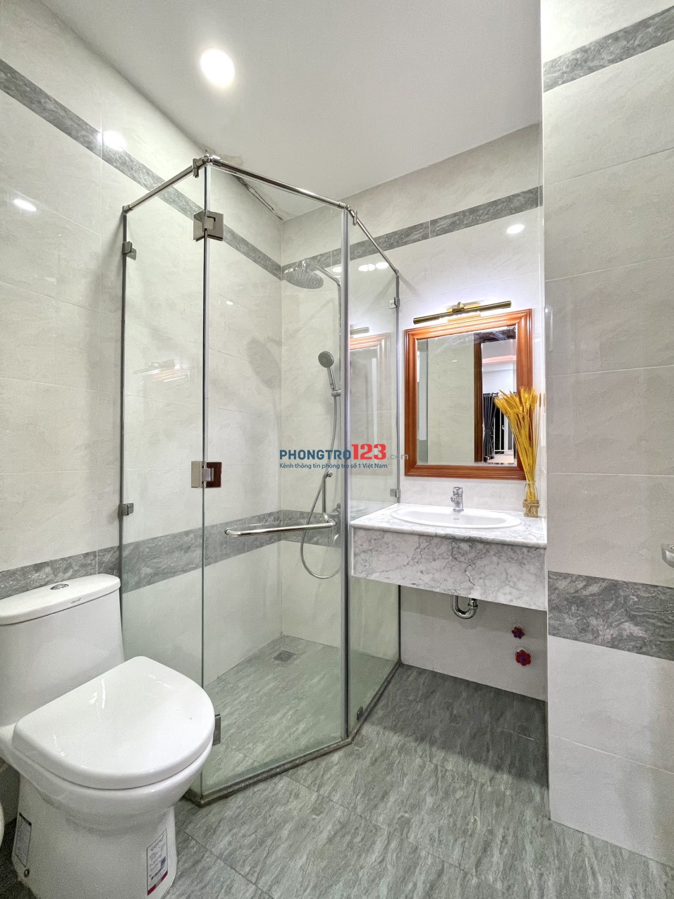 PHÒNG CAO CẤP 30m2 FULL TIỆN NGHI GẦN CẦU LÊ VĂN SỸ