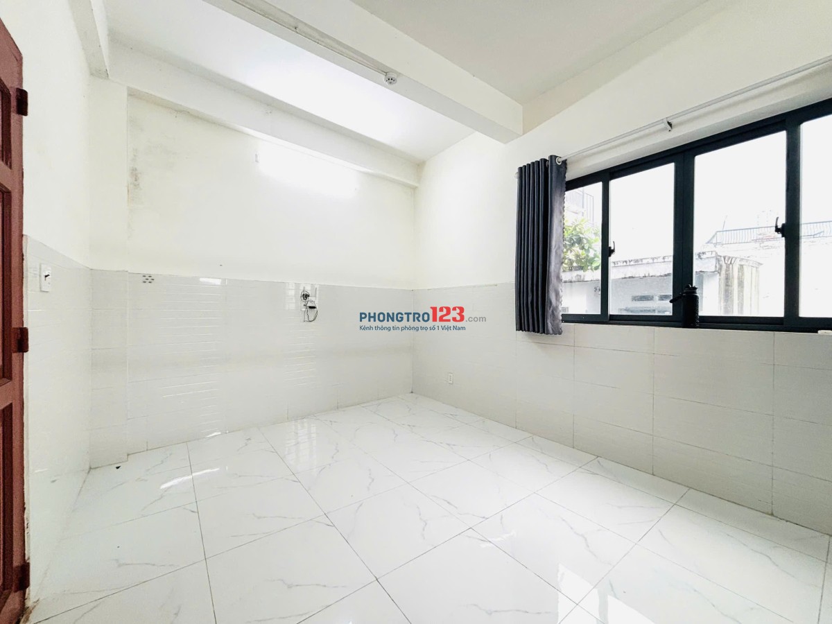 CHO THUÊ PHÒNG SẴN MÁY LẠNH - RỘNG 40M2 - CỬA SỔ TRỜI NGAY THỐNG NHẤT - LÊ ĐỨC THỌ -ĐH VĂN LANG